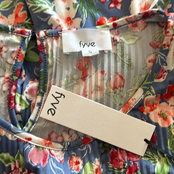 Fyve Floral Silky Blue Top Blouse Shirt Boho Ribbed Design Small S NWT - Picture 5 of 6